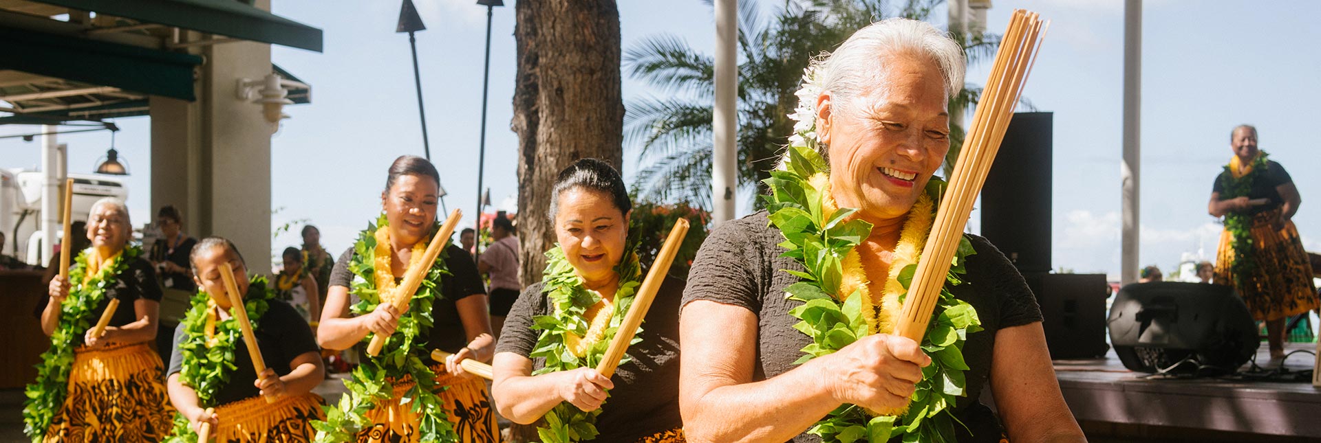 Hula Dancers